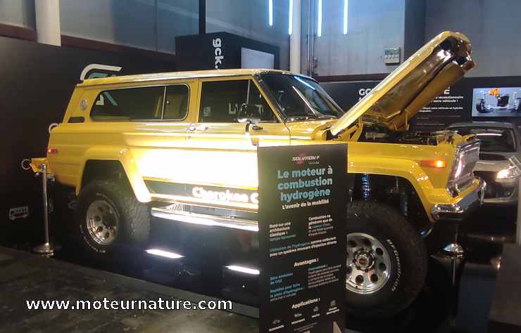 Jeep Cherokee Chief avec V8 à hydrogène converti par Solution F