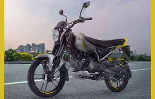 Bajaj 125 Freedom CNG, la première moto au gaz commercialisée