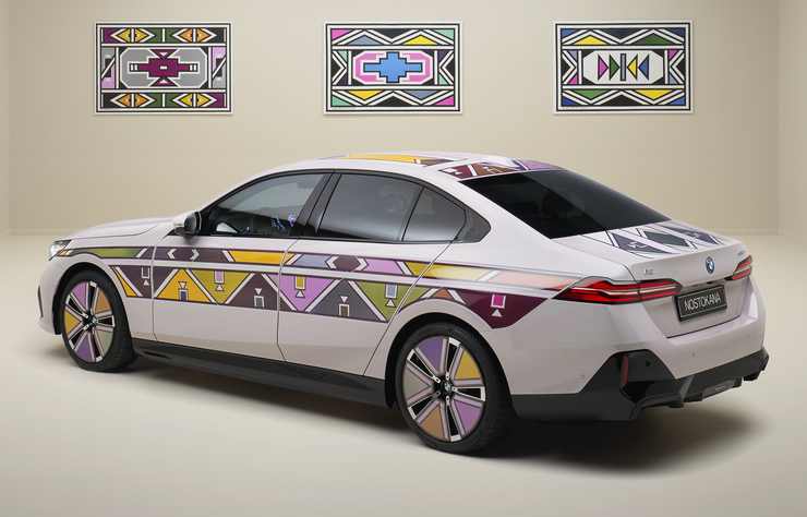 Art car BMW i5 de Esther Mahlangu