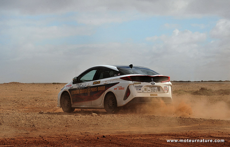 Prius rechargeable au Sahara