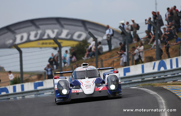 Toyota TS040 hybride des 24 heures du Mans