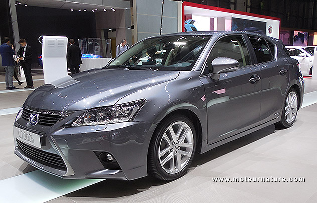 Lexus CT200h