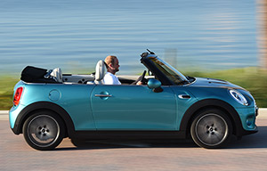 Mini cabriolet, toujours aussi sexy et sympathique