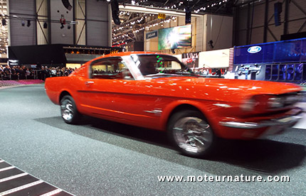 Une Ford Mustang 1965 au salon de Genève