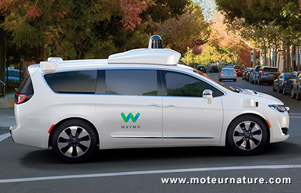 Chrysler minivan autonome pour Waymo