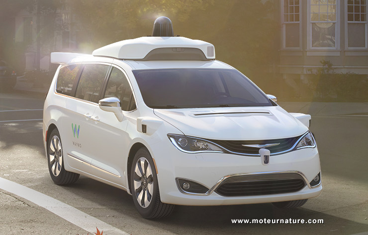 Chrysler minivan autonome pour Waymo
