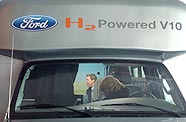 Bill Ford un van Ford V10 hydrogene