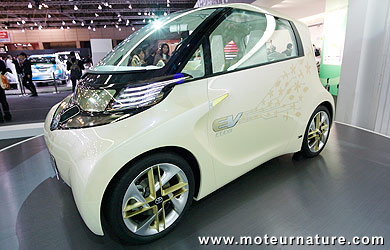 Reportage sur les voitures écologiques au salon de l'auto de Tokyo