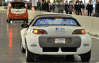 prototype Smart roadster converti à une propulsion électrique au salon de l'auto de Bologne