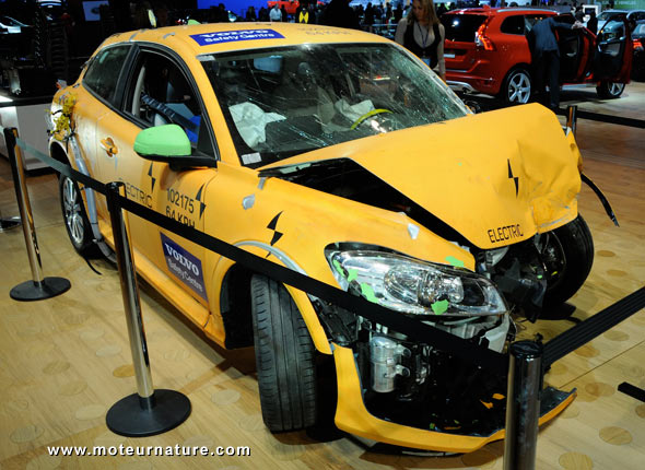 Volvo électrique accidentée