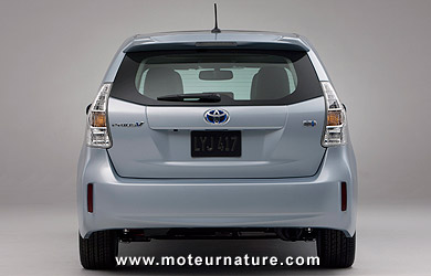 Toyota Prius v